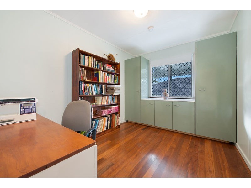 16 Tyrone St, Chermside West QLD 4032