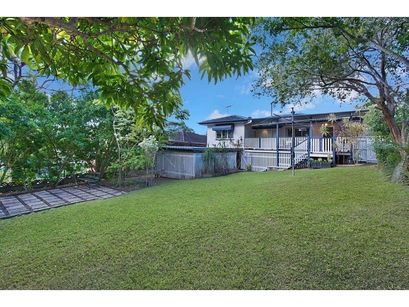 16 Tyrone St, Chermside West QLD 4032