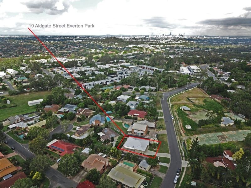 19 Aldgate Street, Everton Park QLD 4053