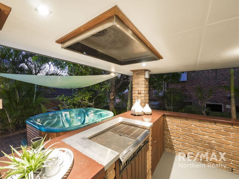 17 Ballinger Cres, Albany Creek QLD 4035