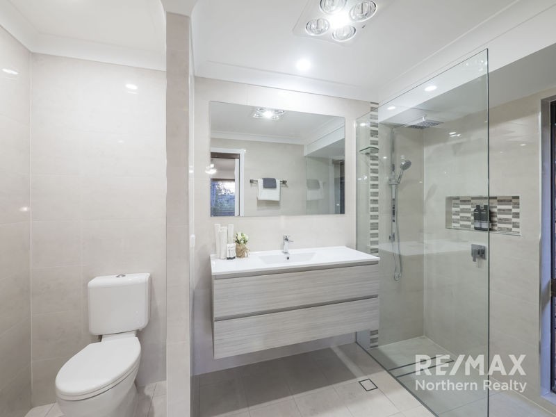 17 Ballinger Cres, Albany Creek QLD 4035