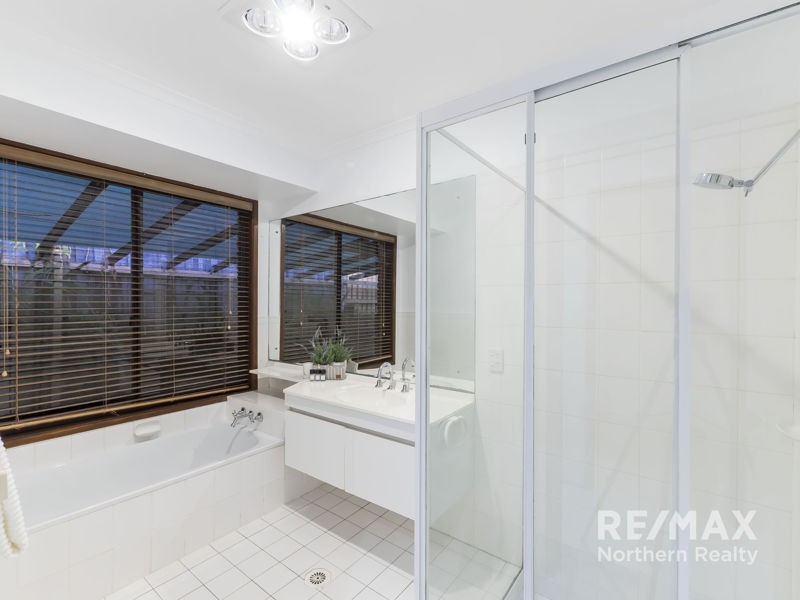 17 Ballinger Cres, Albany Creek QLD 4035