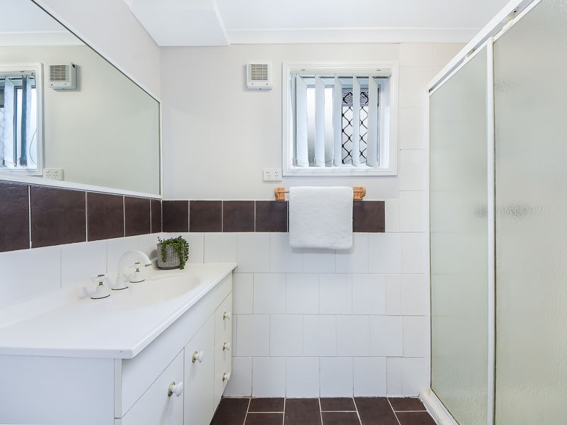 4 Stephen Street, Albany Creek QLD 4035