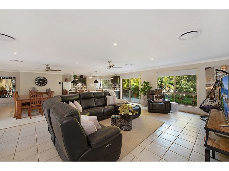 14 Brigadoon Cres, Eatons Hill QLD 4037