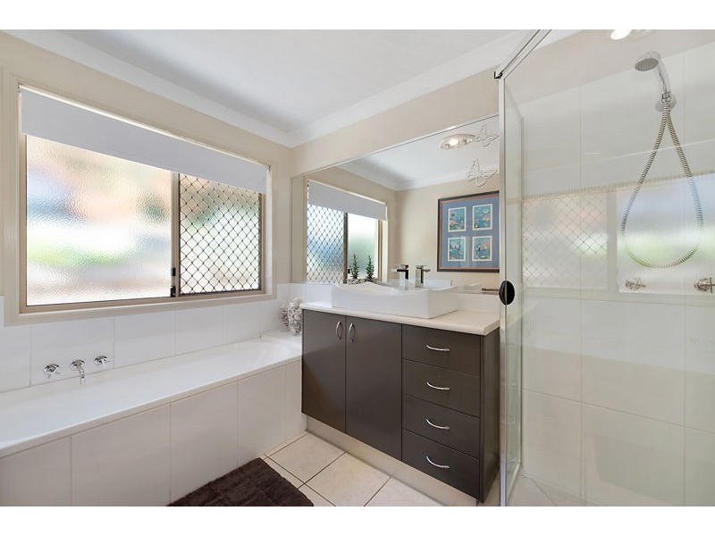 14 Brigadoon Cres, Eatons Hill QLD 4037