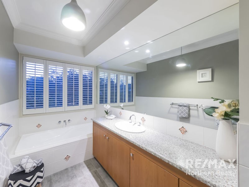 38 Snow Wood Drive, Eatons Hill QLD 4037