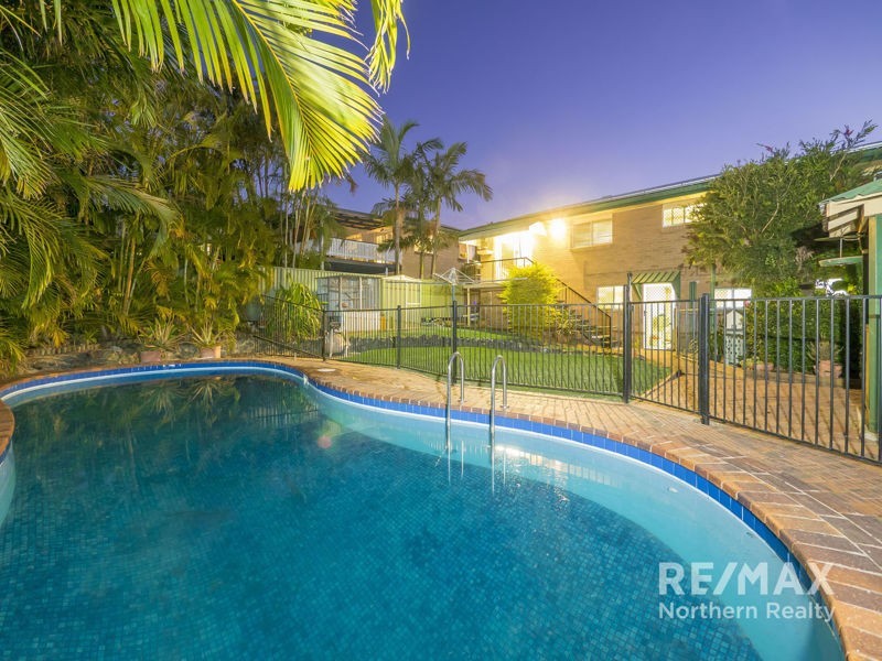 6 Strathford Ave, Albany Creek QLD 4035