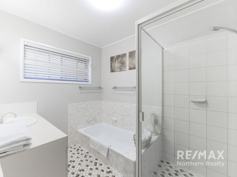 6 Strathford Ave, Albany Creek QLD 4035