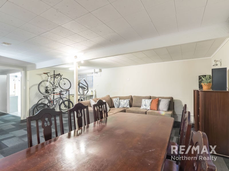 6 Strathford Ave, Albany Creek QLD 4035