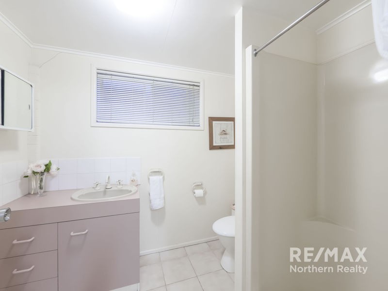 6 Strathford Ave, Albany Creek QLD 4035