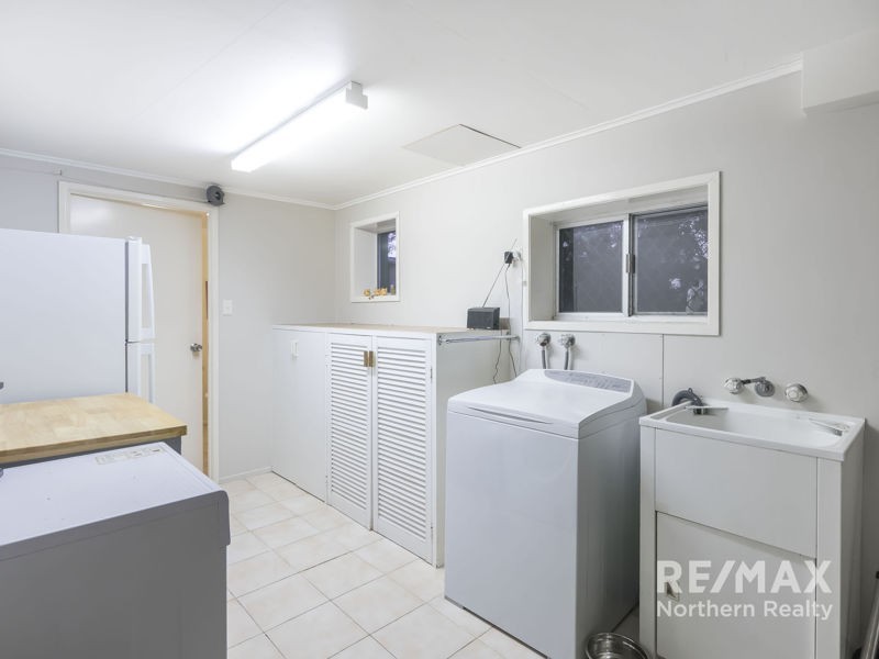 6 Strathford Ave, Albany Creek QLD 4035