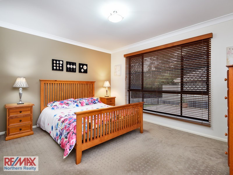 4 Curlew Court, Warner QLD 4500