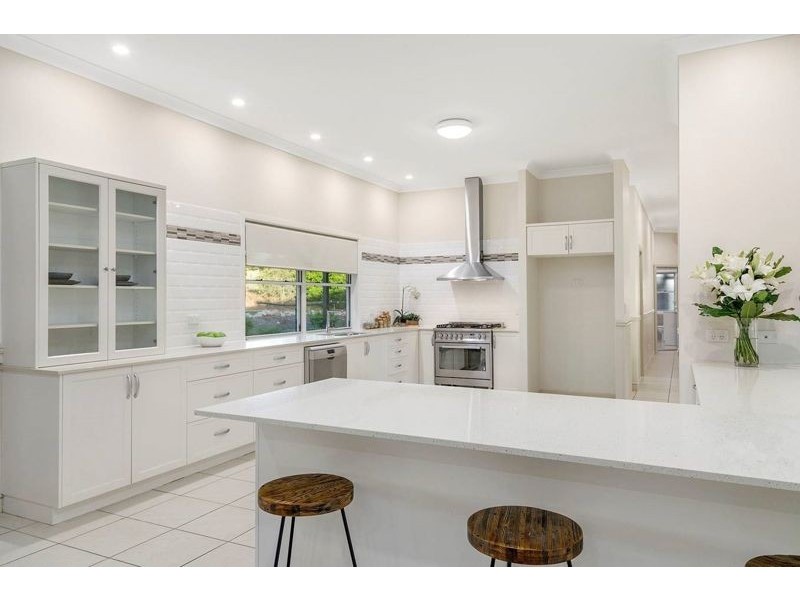 5 Burton Lane, Samford Valley QLD 4520