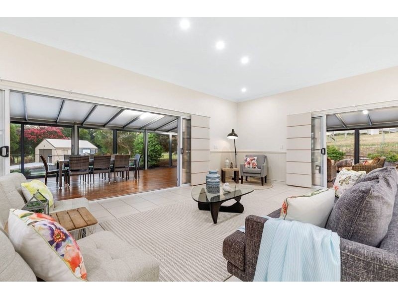 5 Burton Lane, Samford Valley QLD 4520