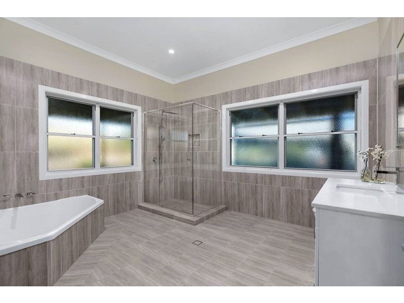 5 Burton Lane, Samford Valley QLD 4520