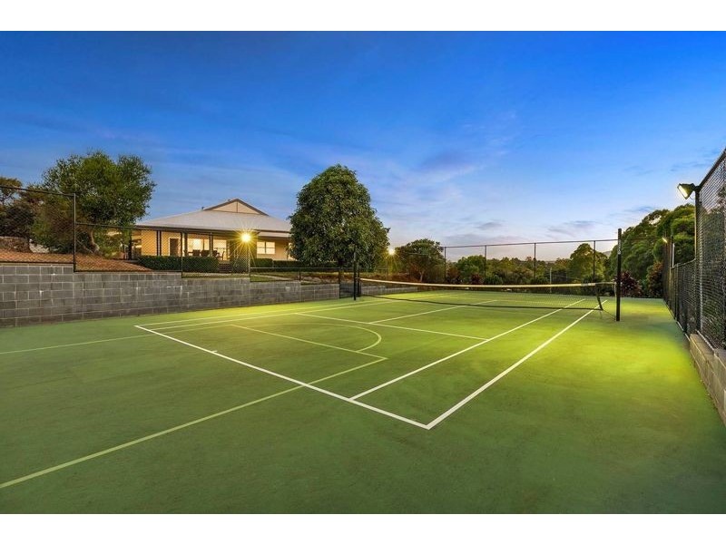 5 Burton Lane, Samford Valley QLD 4520