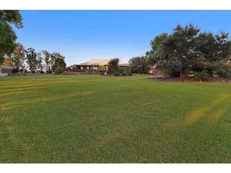 5 Burton Lane, Samford Valley QLD 4520