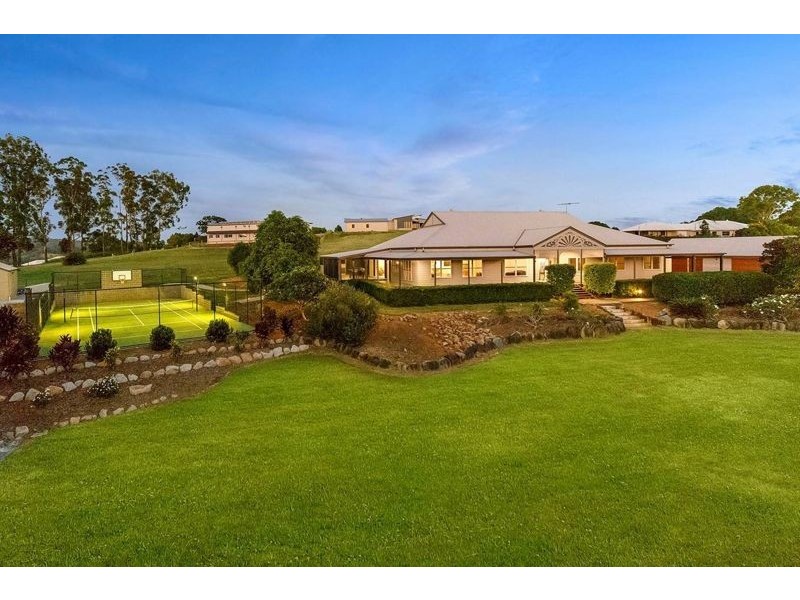 5 Burton Lane, Samford Valley QLD 4520