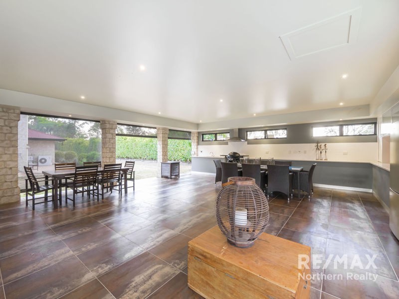 16 Willem Drive, Draper QLD 4520