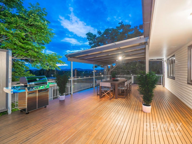 28 Violet Street, Everton Hills QLD 4053