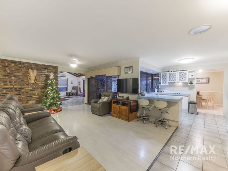 12 Hylacola Drive, Albany Creek QLD 4035