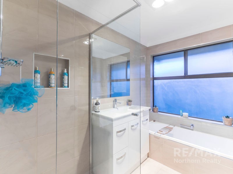 12 Hylacola Drive, Albany Creek QLD 4035