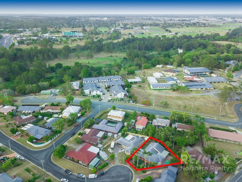 12 Hylacola Drive, Albany Creek QLD 4035