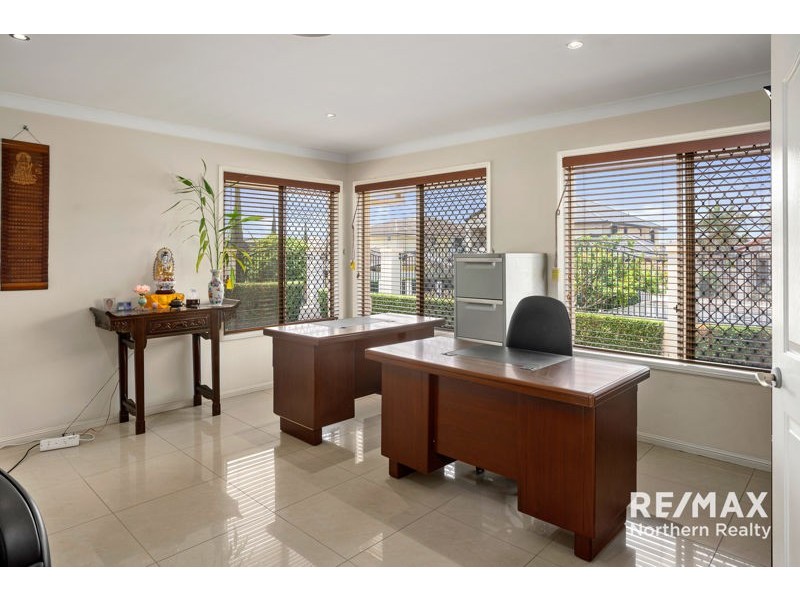 3 Cerbaia Close, Bridgeman Downs QLD 4035