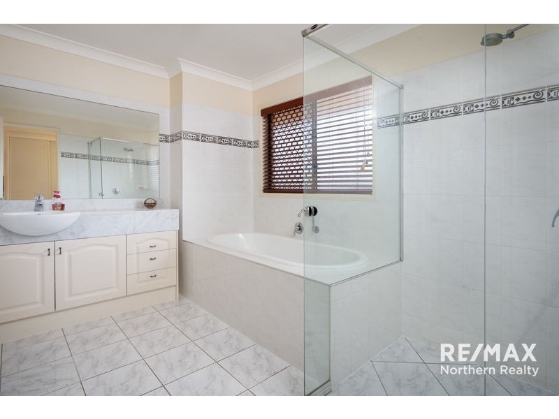 3 Cerbaia Close, Bridgeman Downs QLD 4035