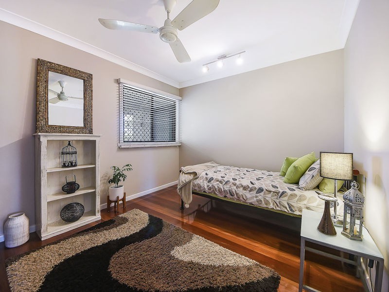 16 Loncroft Street, Brighton QLD 4017