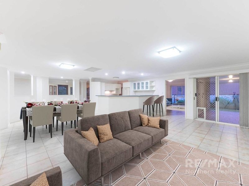 19 Morgan Road, Albany Creek QLD 4035