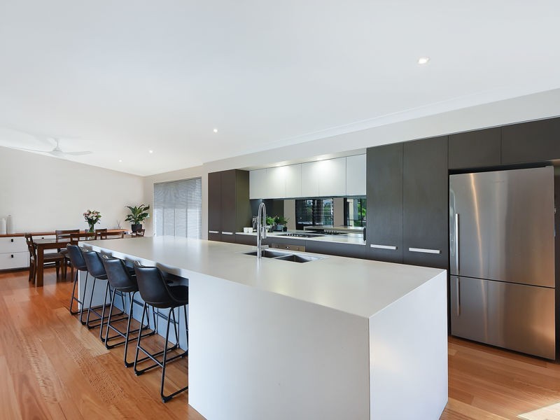 7 Diorama Court, Eatons Hill QLD 4037