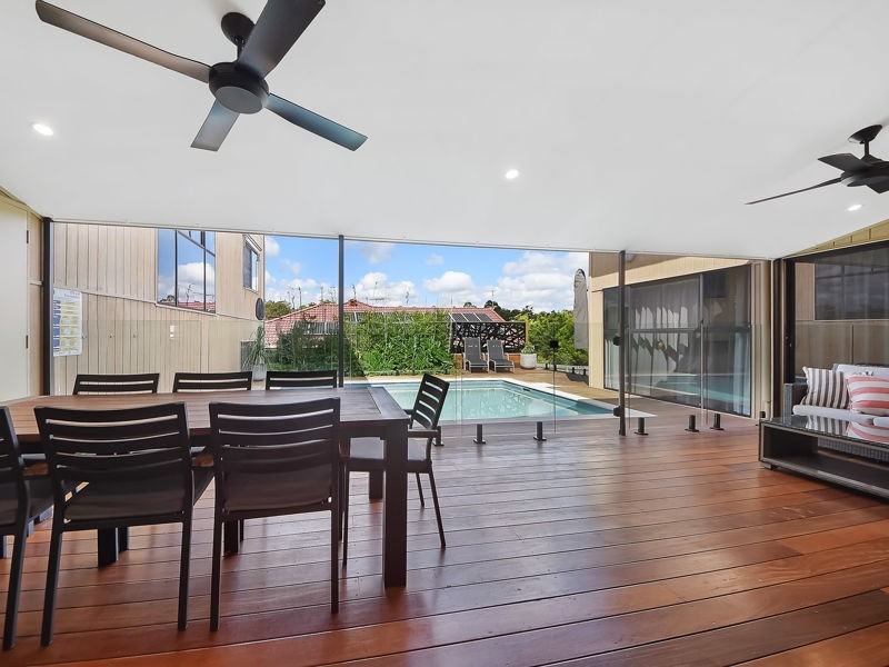 7 Diorama Court, Eatons Hill QLD 4037