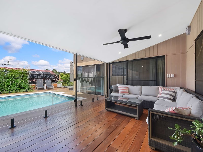 7 Diorama Court, Eatons Hill QLD 4037