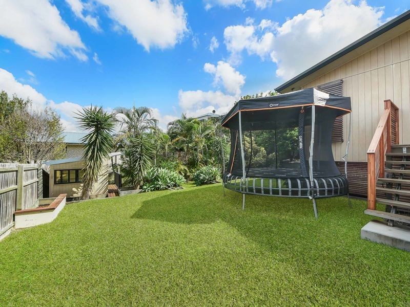7 Diorama Court, Eatons Hill QLD 4037