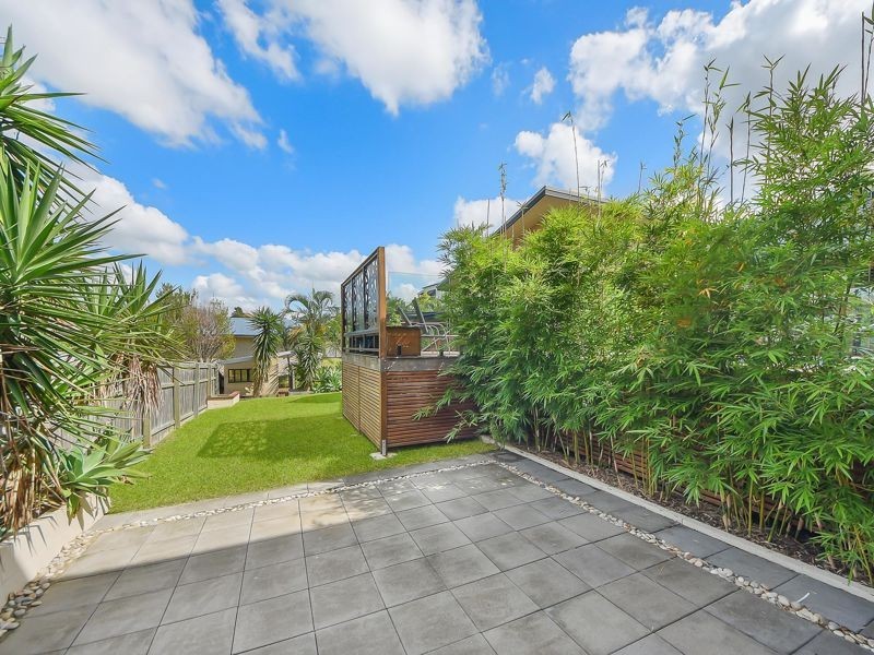 7 Diorama Court, Eatons Hill QLD 4037