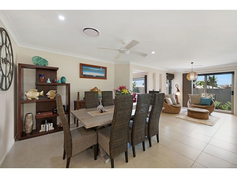 15 Shannon St, Warner QLD 4500