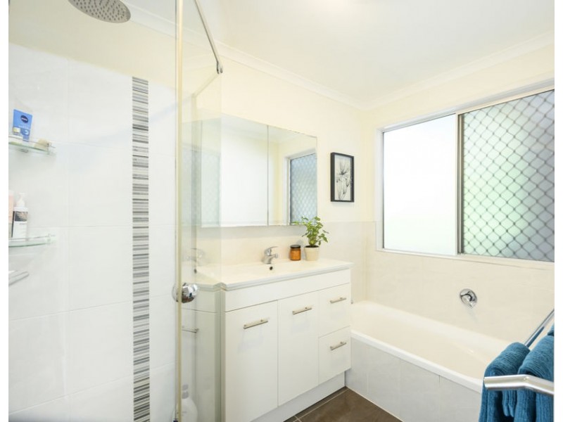 116 Olearia Street West, Everton Hills QLD 4053