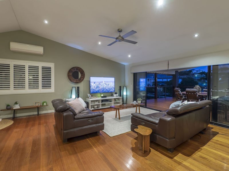 27 Brigadoon Crescent, Eatons Hill QLD 4037