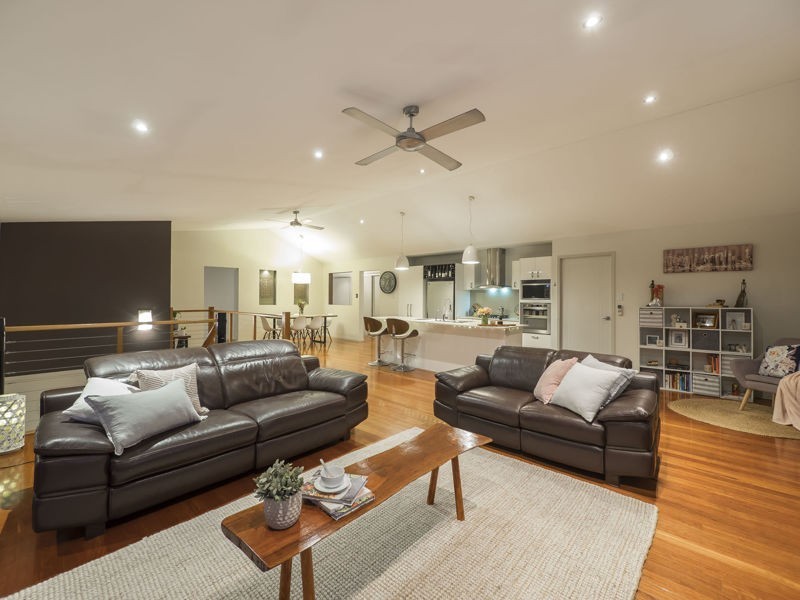 27 Brigadoon Crescent, Eatons Hill QLD 4037