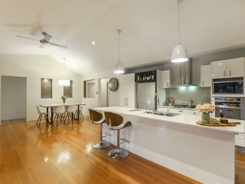 27 Brigadoon Crescent, Eatons Hill QLD 4037