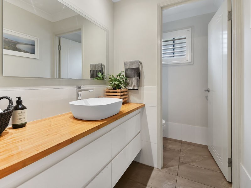 27 Brigadoon Crescent, Eatons Hill QLD 4037