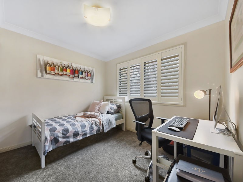 27 Brigadoon Crescent, Eatons Hill QLD 4037