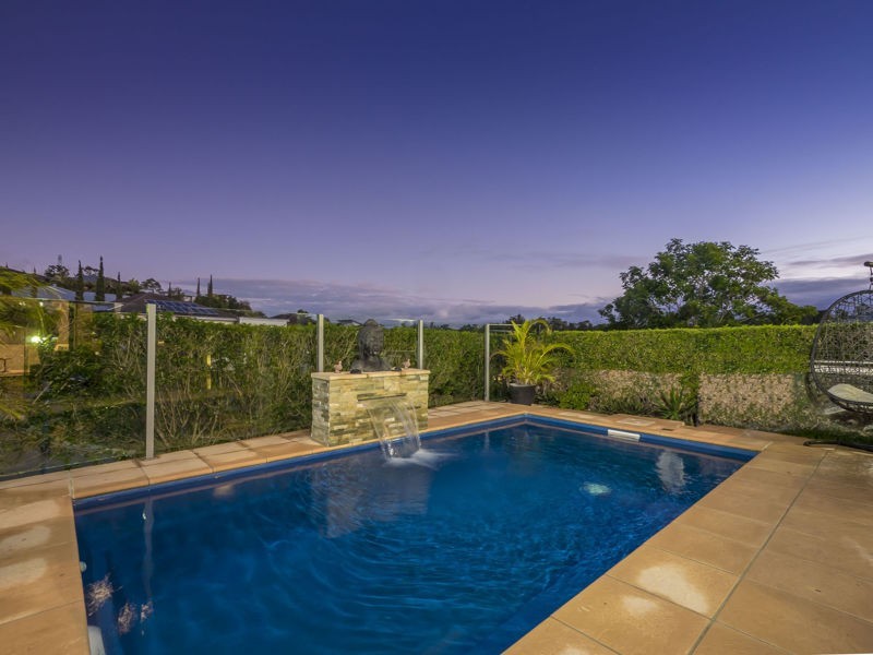 27 Brigadoon Crescent, Eatons Hill QLD 4037