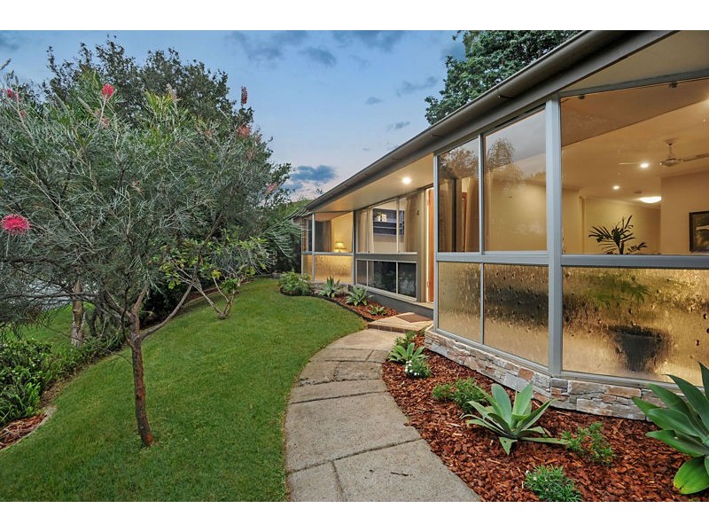 4 Caladenia Court, Everton Hills QLD 4053