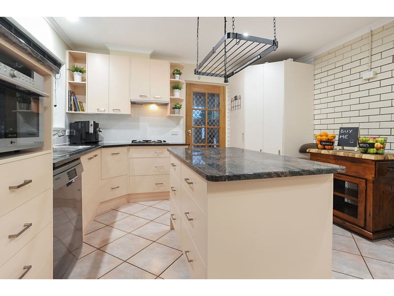 4 Caladenia Court, Everton Hills QLD 4053