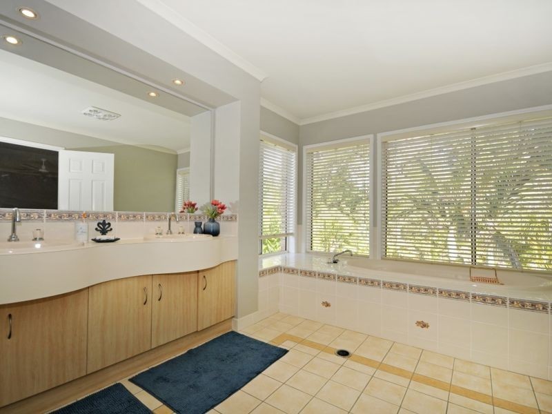 35 Snow Wood Drive, Eatons Hill QLD 4037