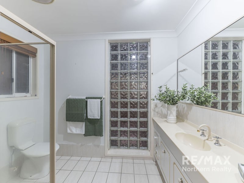 65 Cashmere Lane, Cashmere QLD 4500