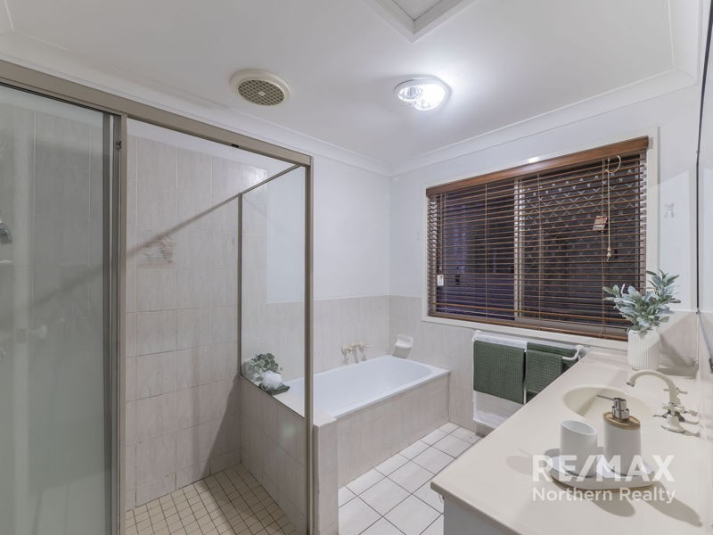 65 Cashmere Lane, Cashmere QLD 4500
