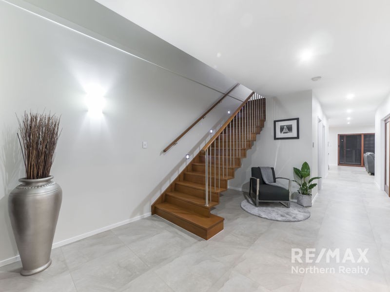 32 Swan Parade, Warner QLD 4500